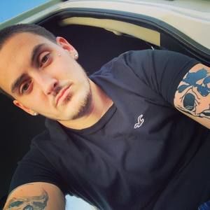 Meet your Posher, Nicholas